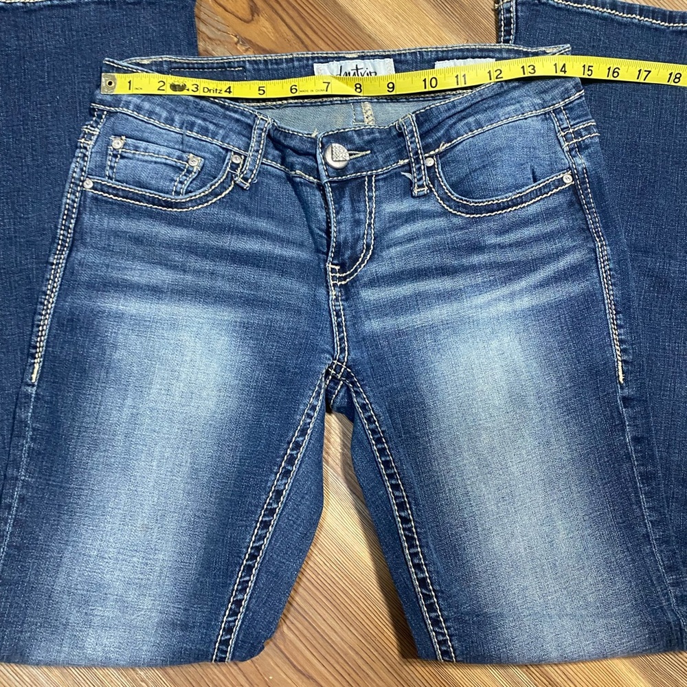 4/$15 Daytrip Lynx Bootcut Jeans - Picture 13 of 14